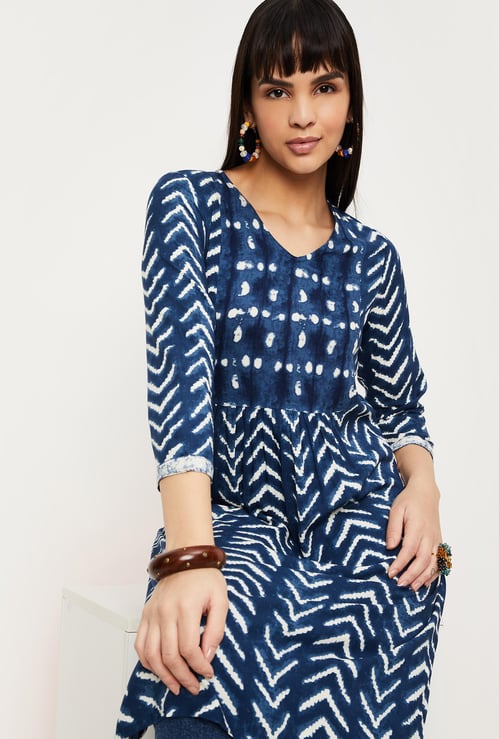 Women Printed V-Neck Straight Kurta