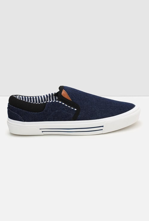 Men Textured Slip-on Canvas Shoes