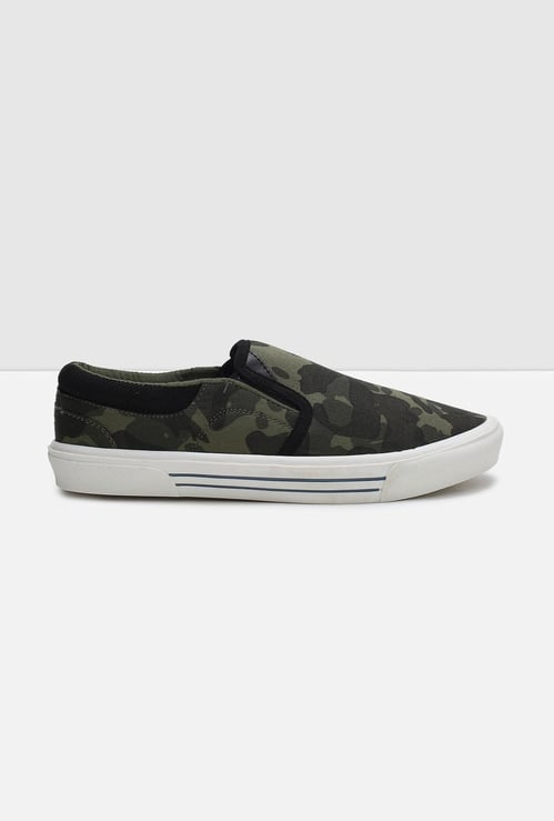 Men Camouflage Printed Slip-On Casual Shoes