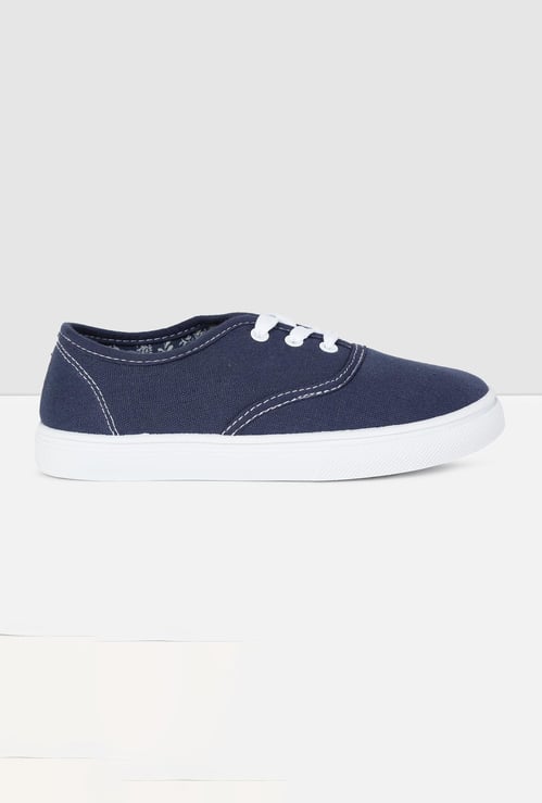 Boys Textured Lace-Up Casual Shoes