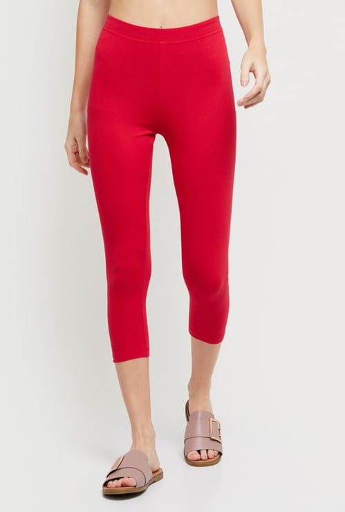 Women Solid Elasticated Capri Leggings