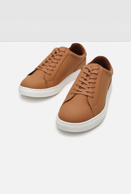 Men Solid Lace-Up Casual Sneakers