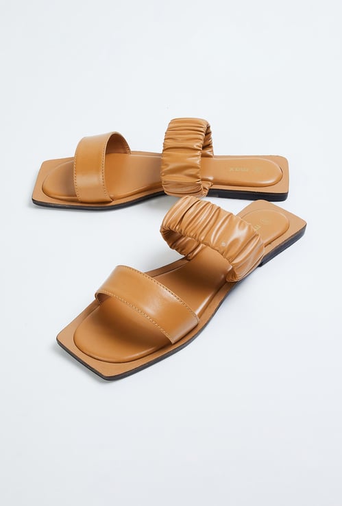 Women Textured Flat Sandals