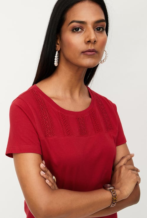 Women Crocheted Round Neck T-shirt