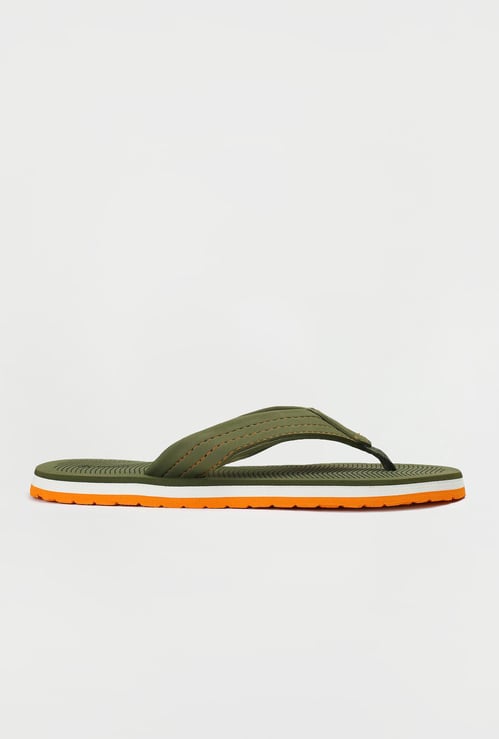 Men Textured V-Strap Slippers