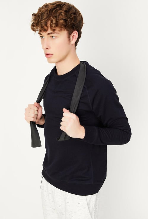 Men Solid Raglan Sleeve Sweatshirt