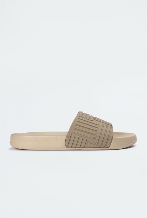 Men 3D Embossed Wash and Wear Sliders