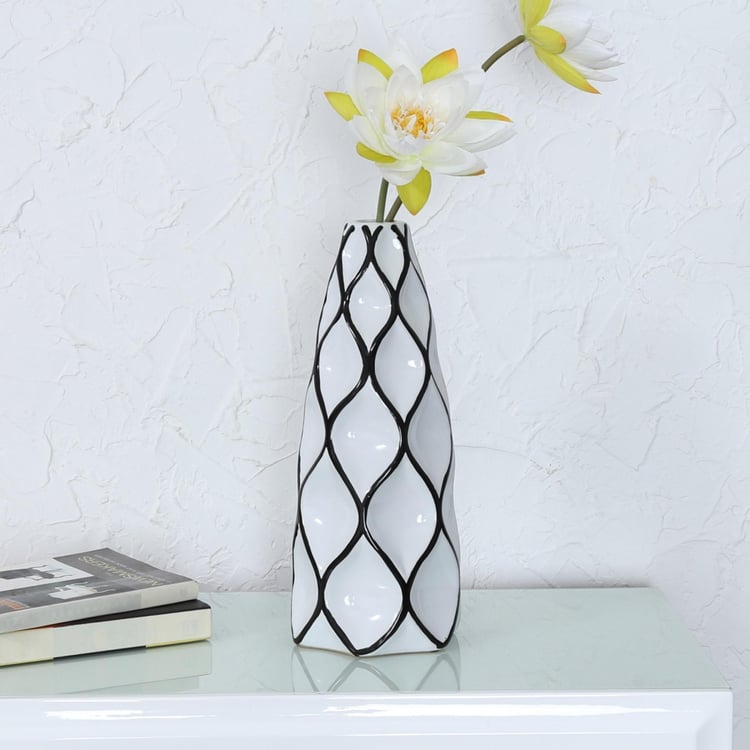 Splendid Groovy Ridges Vase