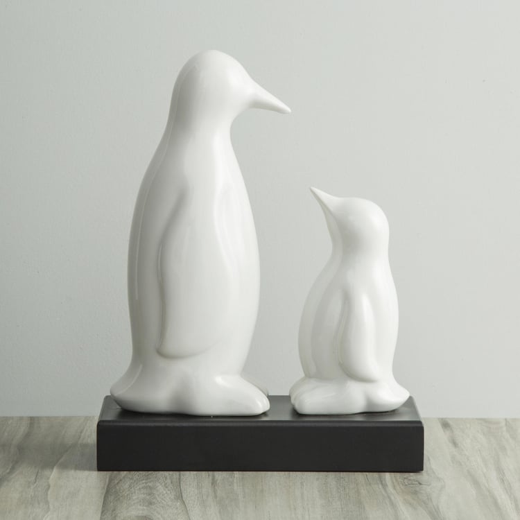 Splendid Penguins Figurine