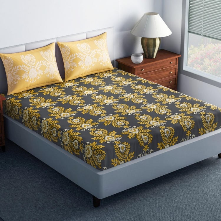 SPACES Essentials Printed Double Bedsheet Set- Pack Of 3 Pcs.