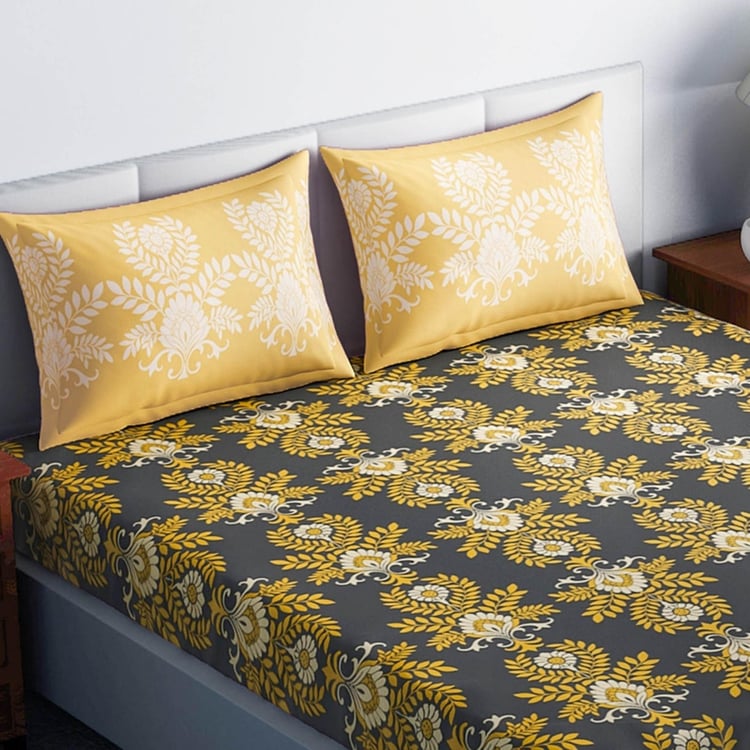 SPACES Essentials Printed Double Bedsheet Set- Pack Of 3 Pcs.