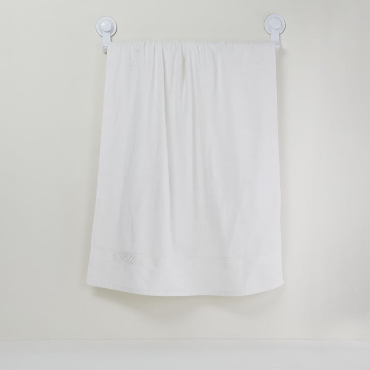Marshmallow Textured Single Pc. Bath Towel - 70 cm x 140 cm - Cotton - White - 450 GSM