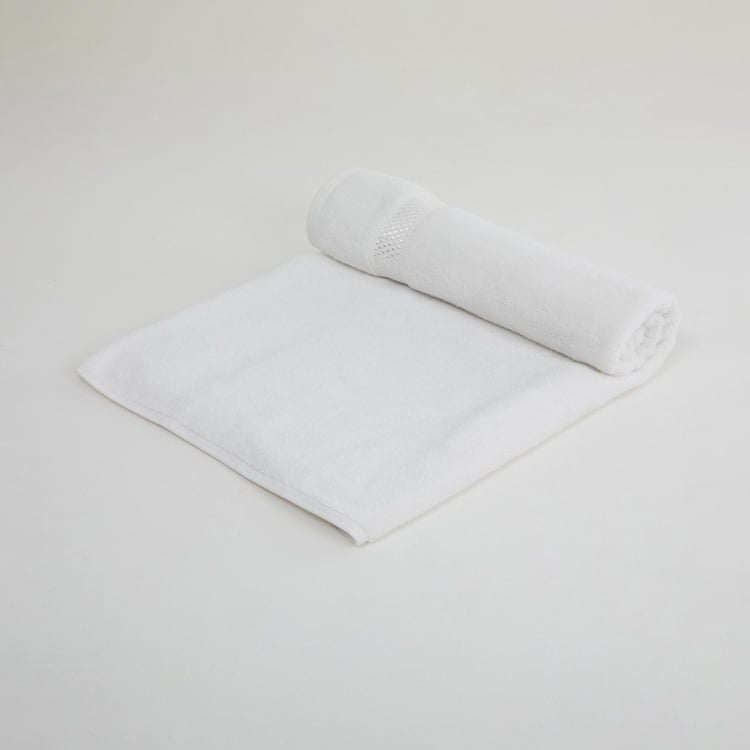 Marshmallow Textured Single Pc. Bath Towel - 70 cm x 140 cm - Cotton - White - 450 GSM