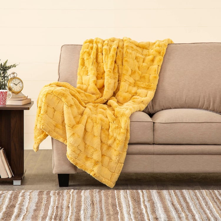 Buy Wilderness Single Bed Faux Fur Throw Blanket 120 x 180 cm from Home Centre at just INR 2499.0