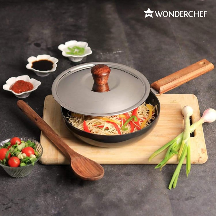 WONDERCHEF Ebony Deep Frying Pan with Lid  - 20 cm