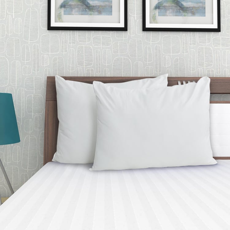 Corsica Solid Polyester Pillow : 43 cm x 70 cm White