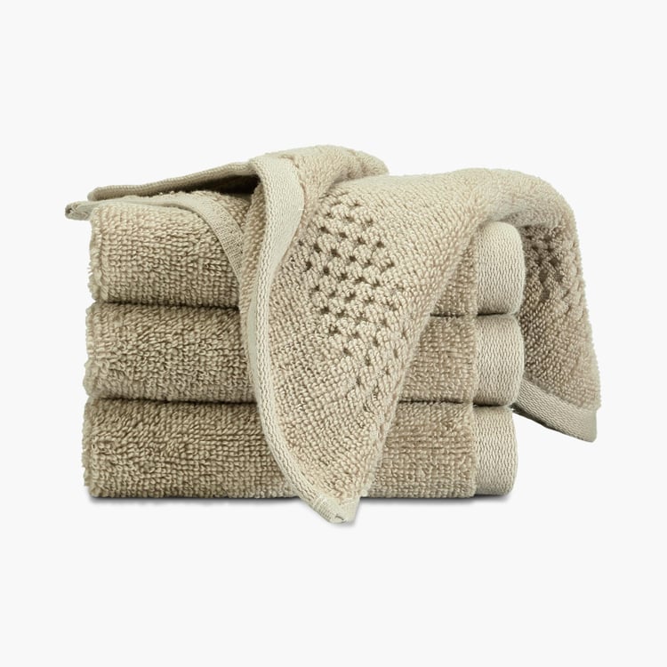 SPACES Swift Dry Solid Face Towel - Set of 4- 30 x 30 cm
