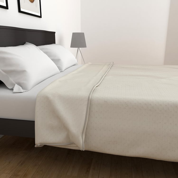 Marshmallow Off-White Pin Sonic Double Bed Quilt - 220x240cm