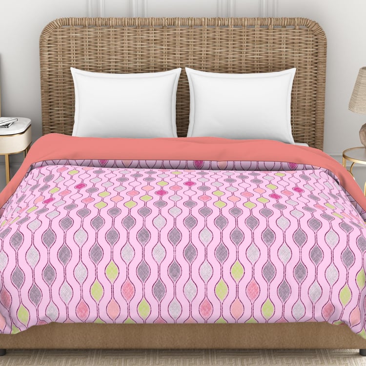 SPACES Geostance Pink Printed Cotton King Size Bed Quilt - 224x270cm