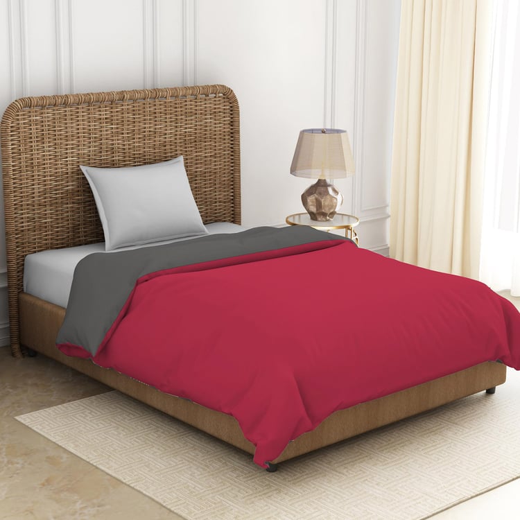 SPACES Essentials Red Solid Cotton Single Quilt - 150x218cm