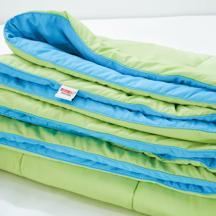 SPACES Silkysoy Green Solid Microfiber King Quilt