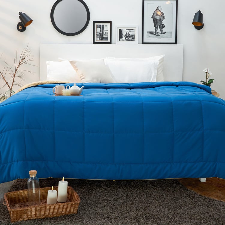 SPACES Silkysoy Blue Solid Microfiber King Quilt - 229x274cm