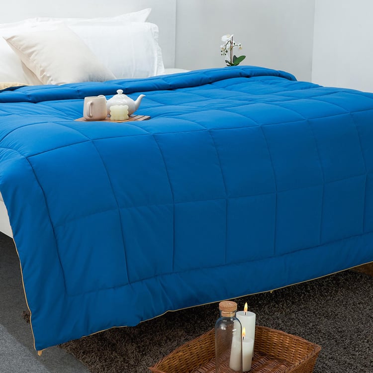 SPACES Silkysoy Blue Solid Microfiber King Quilt - 229x274cm