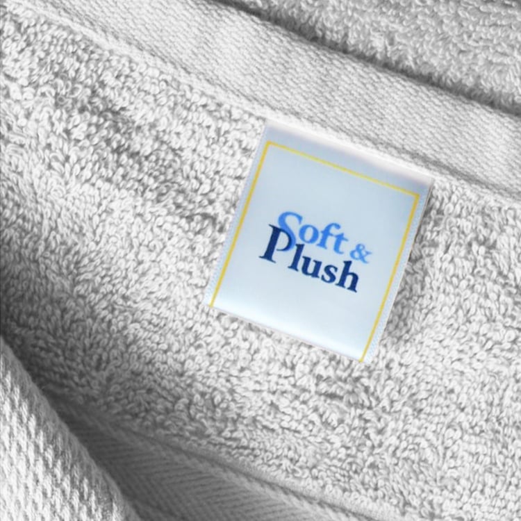 TRIDENT Soft And Plush White Textured Cotton Bath Towel - 76x137cm