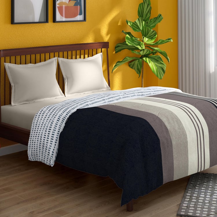 PORTICO Hashtag Multicolour Striped Cotton Queen Comforter - 220x240cm