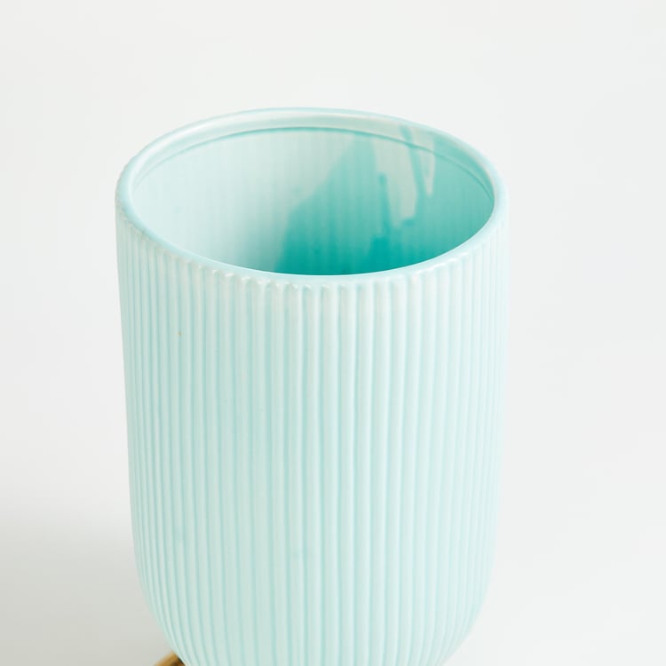 Splendid Modern Luxe Ceramic Ribbed Vase