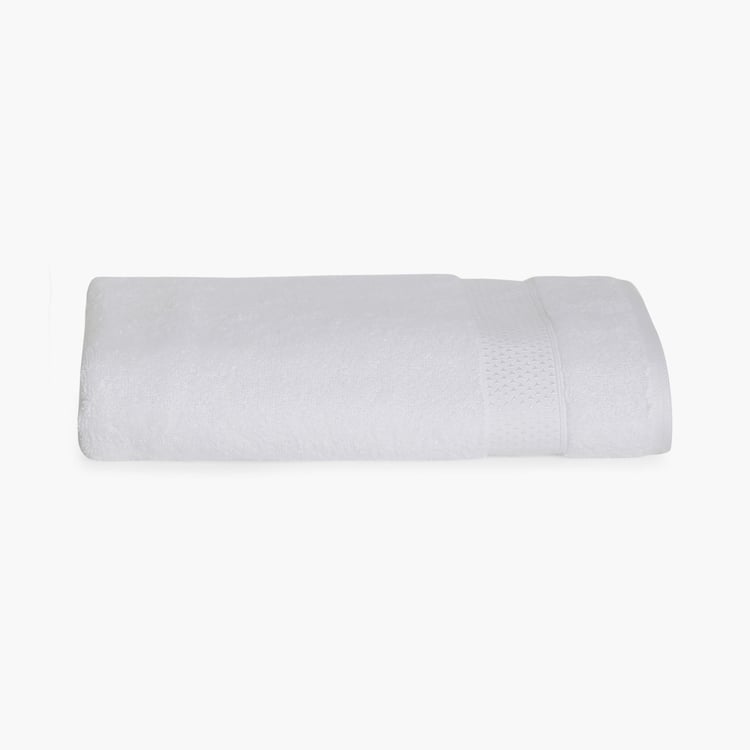 SPACES Atrium Plus White Striped Cotton Bath Towel - 75x150cm