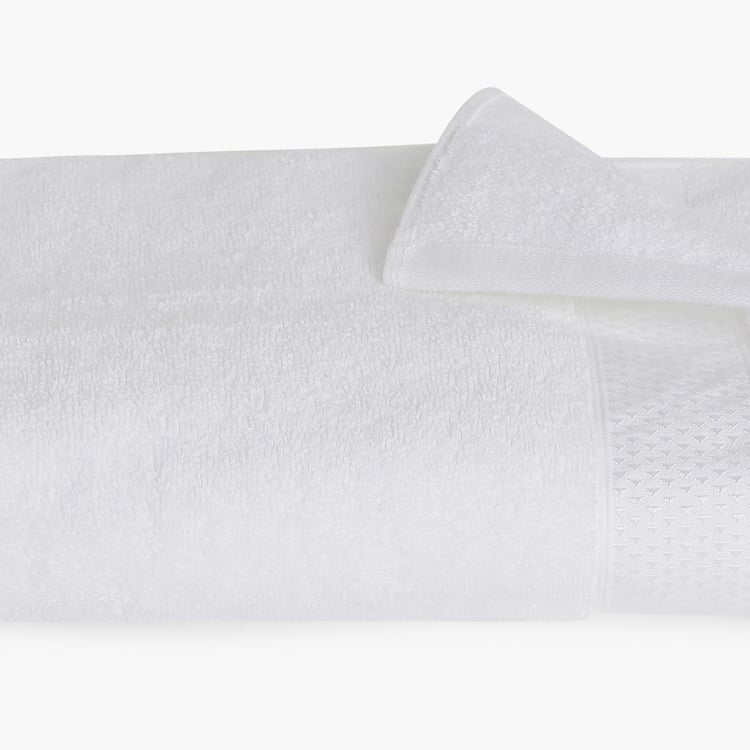 SPACES Atrium Plus White Striped Cotton Bath Towel - 75x150cm