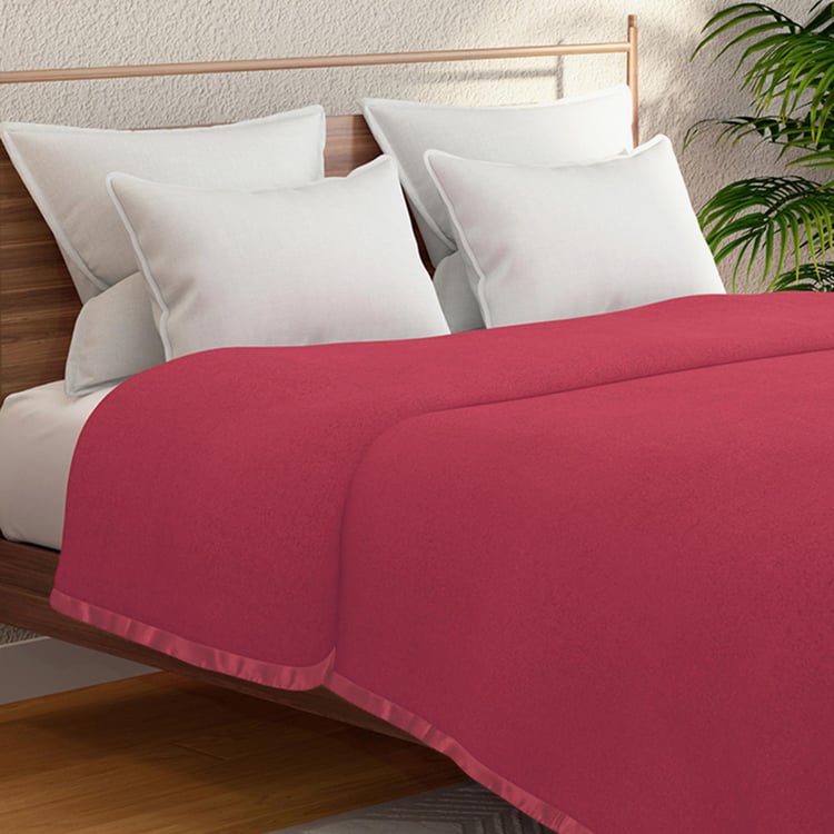 PORTICO Unwind Red Solid Cotton Queen Blanket - 220x240cm