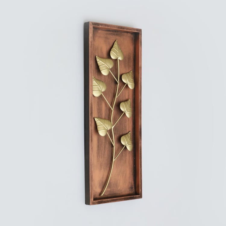 VEDAS Metal and Wood Holly Leaf Framed Wall Art