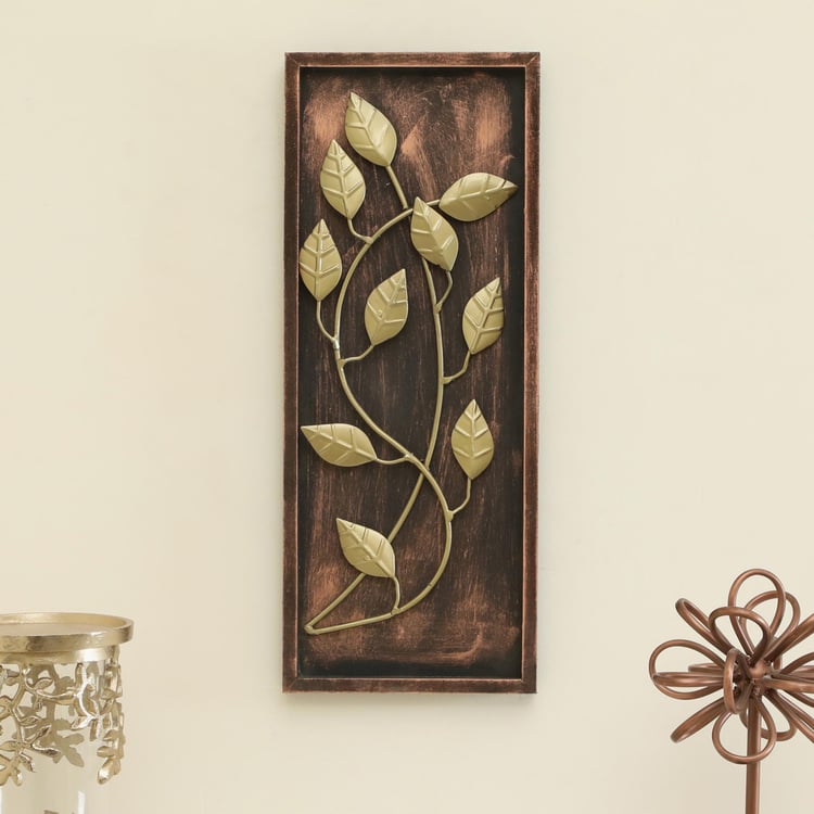 VEDAS Metal Textured Noah Leaf Wall Accent