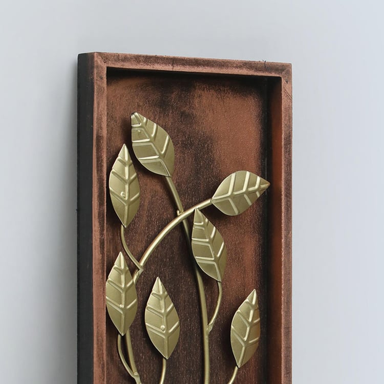 VEDAS Metal Textured Noah Leaf Wall Accent