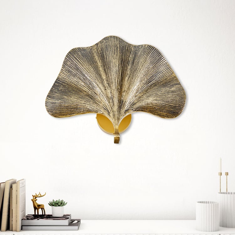 Panorama Metal Gynko Leaf Wall Decor with Light