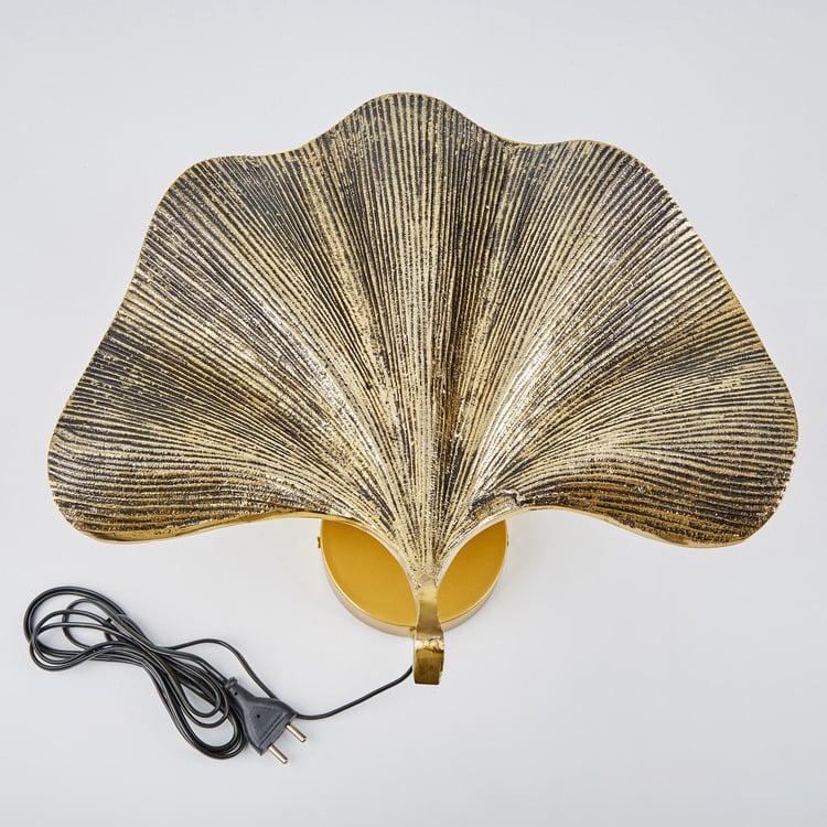Panorama Metal Gynko Leaf Wall Decor with Light