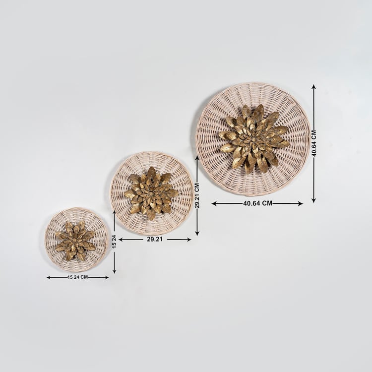 VEDAS Cuina Set of 3 Metal Flower Wall Decor