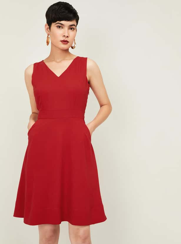 CODE Women Solid Sleeveless A-line Dress