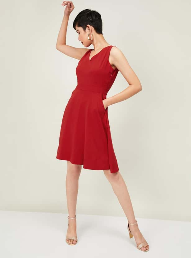 CODE Women Solid Sleeveless A-line Dress