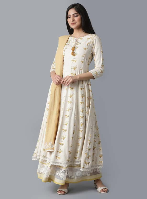 W Women Embroidered Dupatta