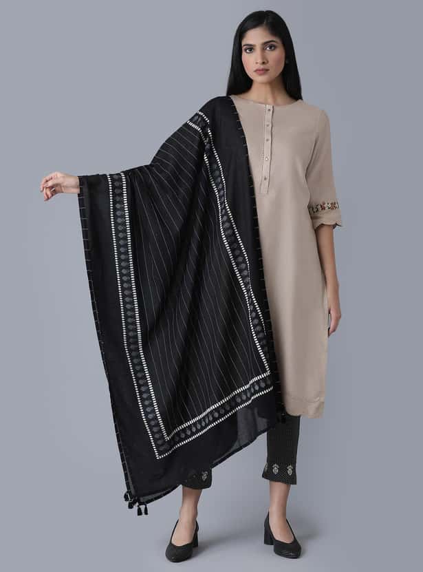 W Women Solid Tassel Trimmed Dupatta