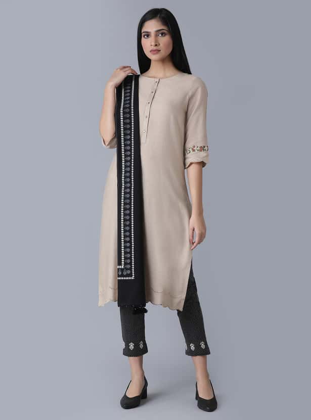 W Women Solid Tassel Trimmed Dupatta