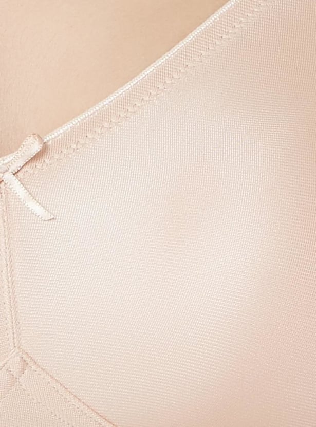 TRIUMPH Lacy Strap Non-Padded Non-Wired Minimizer Bra