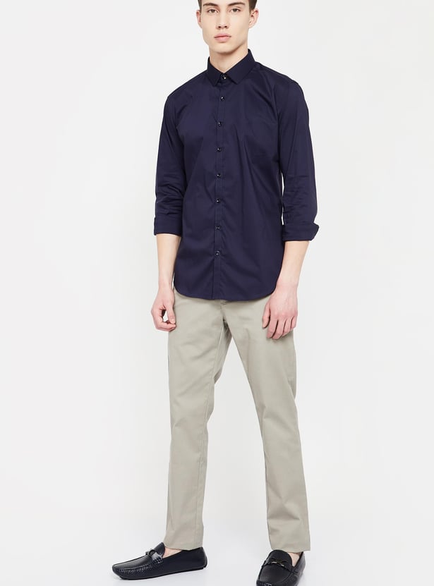 V DOT Solid Skinny Fit Casual Shirt