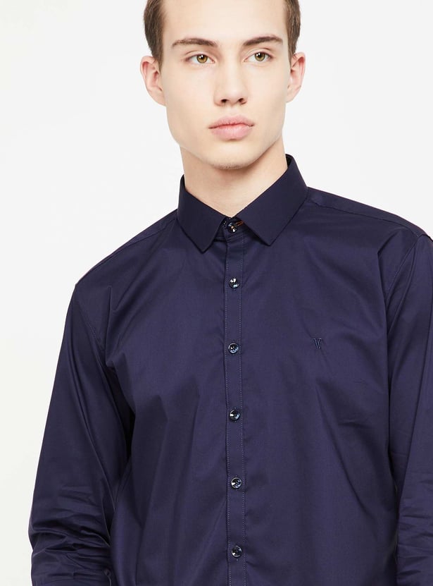V DOT Solid Skinny Fit Casual Shirt
