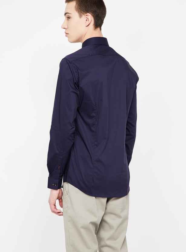V DOT Solid Skinny Fit Casual Shirt