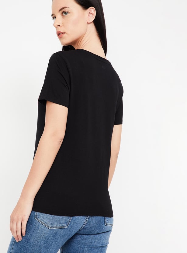 LEVI'S Regular Fit Typographic Print T-shirt