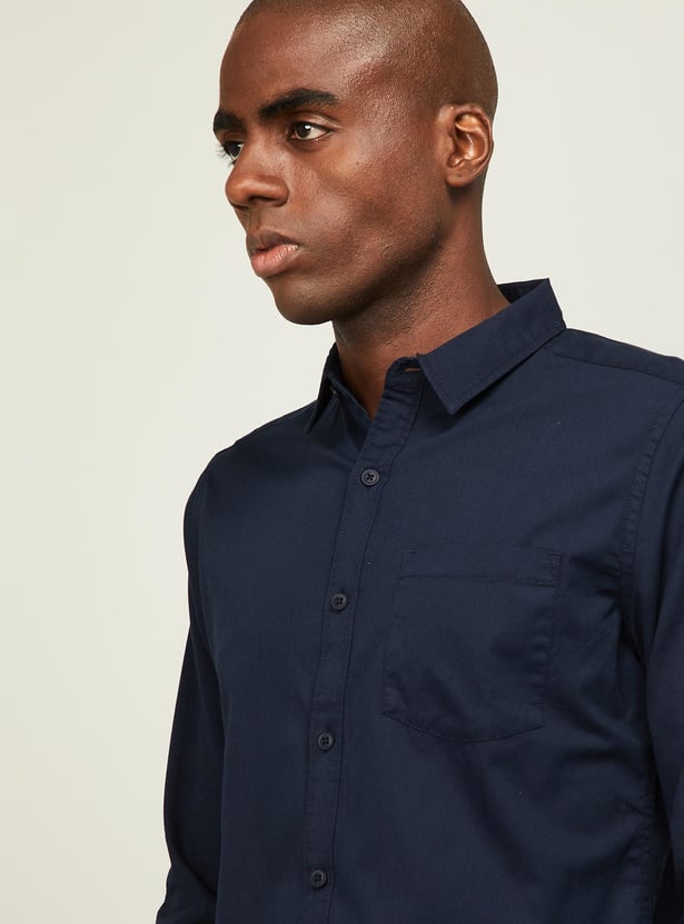 FAME FOREVER Men Solid Slim Fit Casual Shirt